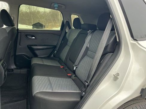 Used 2023 Nissan Rogue SV AWD/4WD image 17