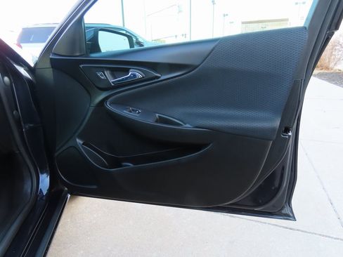 Used 2022 Chevrolet Malibu RS image 11