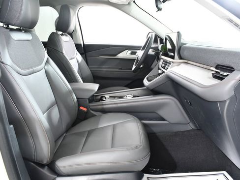 New 2026 Ford Explorer Active w/ Active Comfort Package AWD/4WD image 10