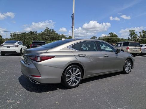 Used 2021 Lexus ES 350 w/ Premium Package FWD image 3