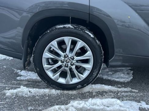 Used 2023 Toyota Highlander Limited image 10