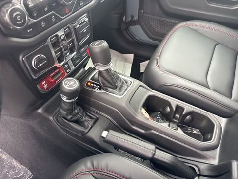 New 2026 Jeep Gladiator Rubicon AWD/4WD image 19