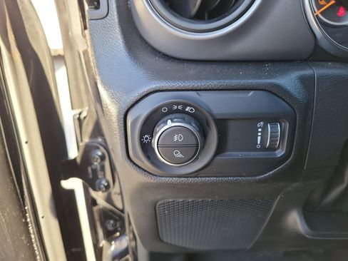 Used 2023 Jeep Gladiator Sport AWD/4WD image 30