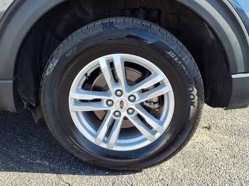 Certified 2023 Ford Explorer XLT w/ Class IV Trailer Tow Package image 6