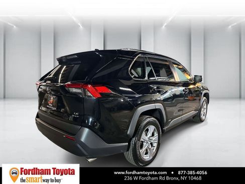 Certified 2025 Toyota RAV4 LE AWD/4WD image 4