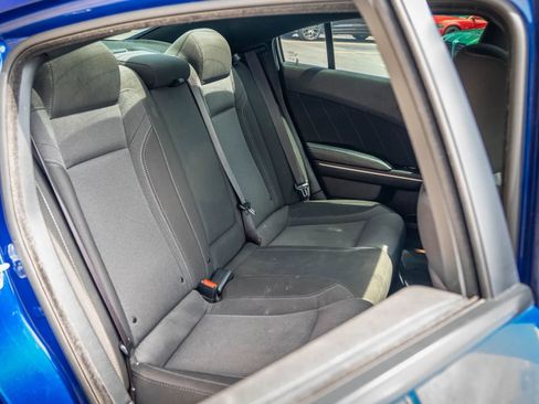 Used 2019 Dodge Charger SXT RWD image 15