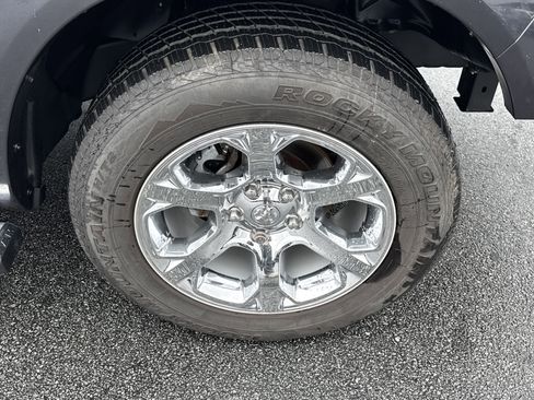 Used 2016 RAM 1500 Laramie w/ Convenience Group image 16