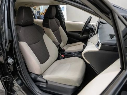 Used 2021 Toyota Corolla LE FWD image 35