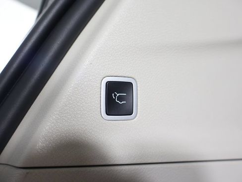 Used 2024 Chrysler Pacifica Touring-L FWD image 53