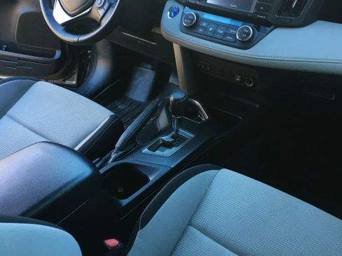 Used 2016 Toyota RAV4 XLE image 18