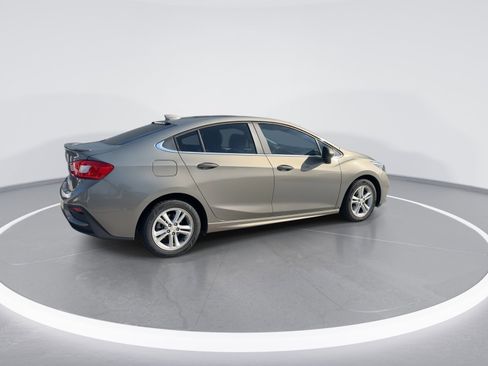 Used 2017 Chevrolet Cruze LT w/ Convenience Package image 9