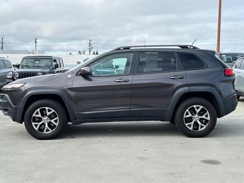 Used 2014 Jeep Cherokee Trailhawk w/ Technology Group image 6