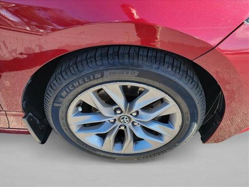 Used 2020 Toyota Avalon XLE image 10