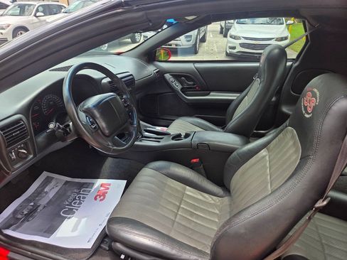 Used 2002 Chevrolet Camaro Z28 w/ SS Performance/Appearance Pkg RWD image 10