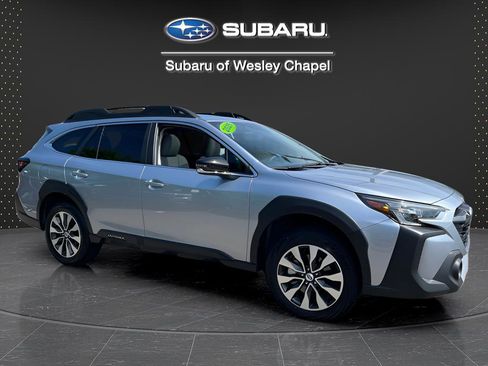 Used 2025 Subaru Outback Limited AWD/4WD image 10