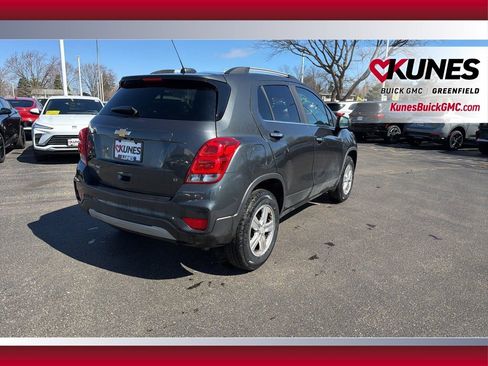 Used 2018 Chevrolet Trax LT w/ LT Convenience Package AWD/4WD image 5
