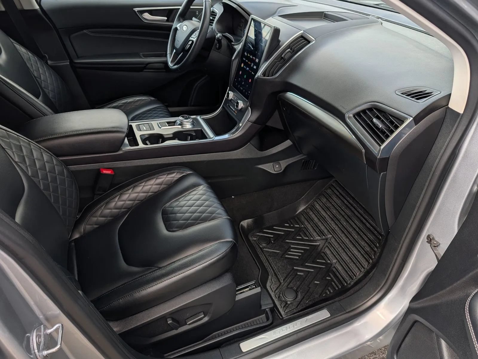 Used 2024 Ford Edge Titanium AWD/4WD image 12