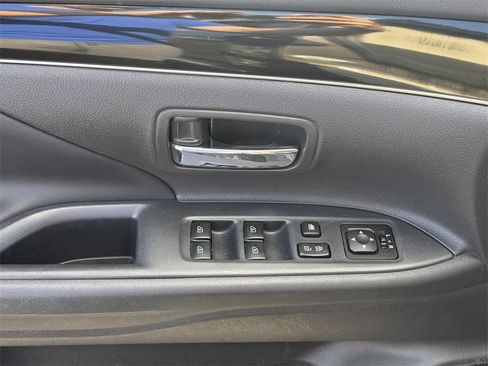 Used 2019 Mitsubishi Outlander SE image 14