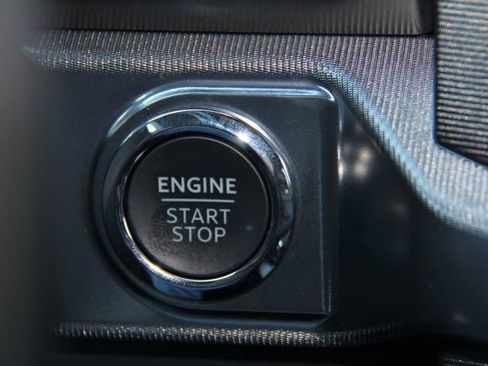 Used 2025 Ford F150 Platinum image 38