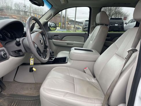 Used 2007 Chevrolet Avalanche LT w/ LT Preferred Equipment Group image 16