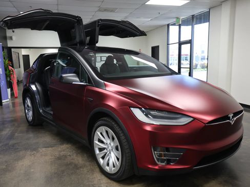 Used 2020 Tesla Model X Long Range AWD/4WD image 13