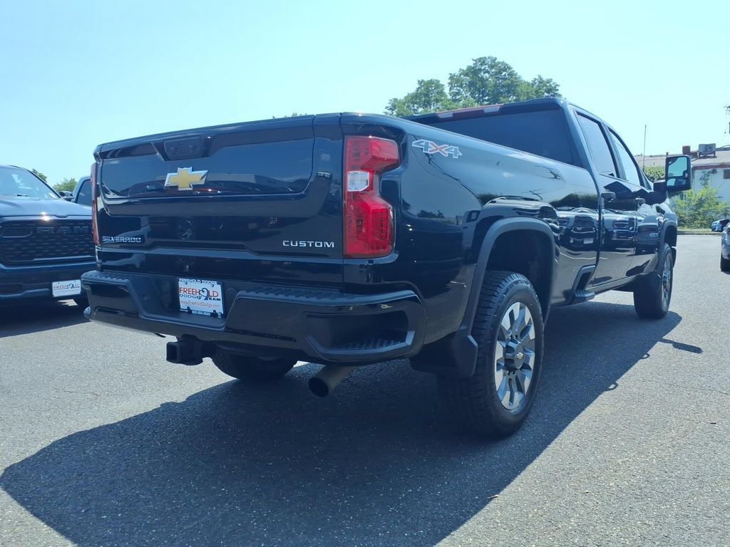 Used 2022 Chevrolet Silverado 2500 Custom w/ Custom Value Package AWD/4WD image 18
