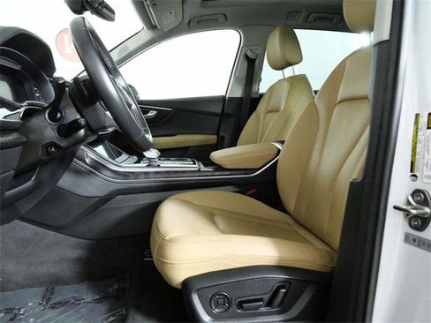 Used 2025 Audi Q7 3.0T Premium Plus image 17
