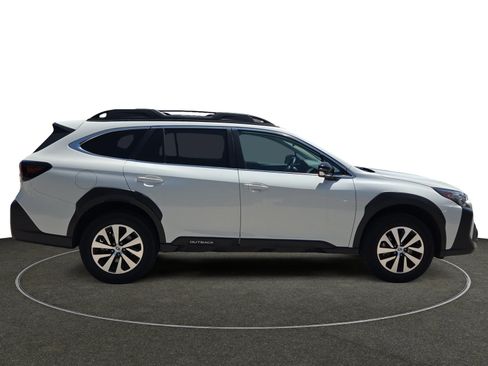 Used 2025 Subaru Outback Premium AWD/4WD image 7
