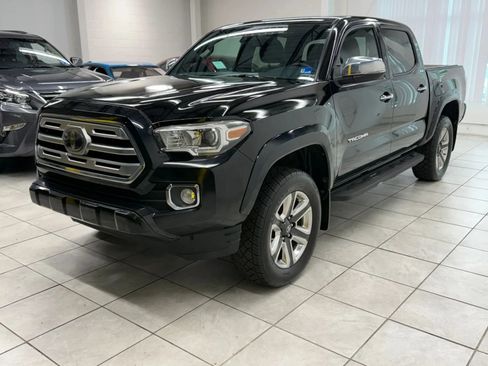 Used 2018 Toyota Tacoma Limited AWD/4WD image 3