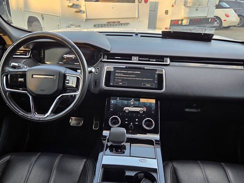 Used 2021 Land Rover Range Rover Velar R-Dynamic S image 19