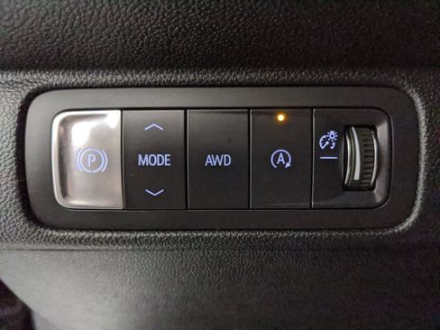 Used 2025 Chevrolet Traverse Z71 w/ Enhanced Driving Package AWD/4WD image 13