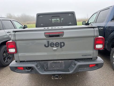 Used 2021 Jeep Gladiator Sport AWD/4WD image 9