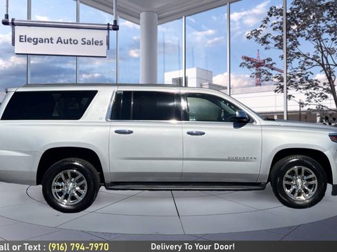Used 2018 Chevrolet Suburban LT AWD/4WD image 4
