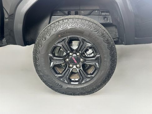 Used 2025 GMC Canyon Elevation w/ Convenience Package AWD/4WD image 11