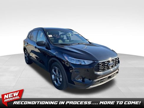 Used 2025 Ford Escape ST-Line image 1