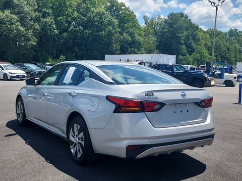 Used 2021 Nissan Altima 2.5 S FWD image 3