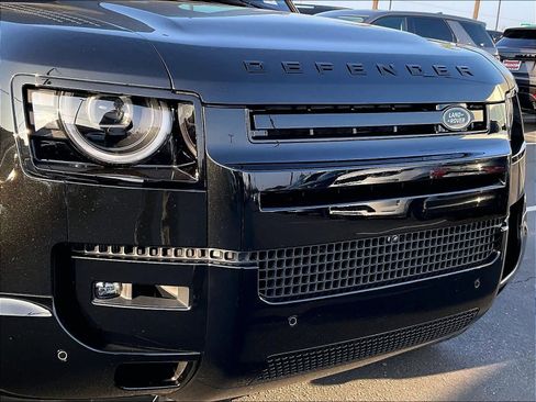 New 2026 Land Rover Defender 130 X-Dynamic SE image 35