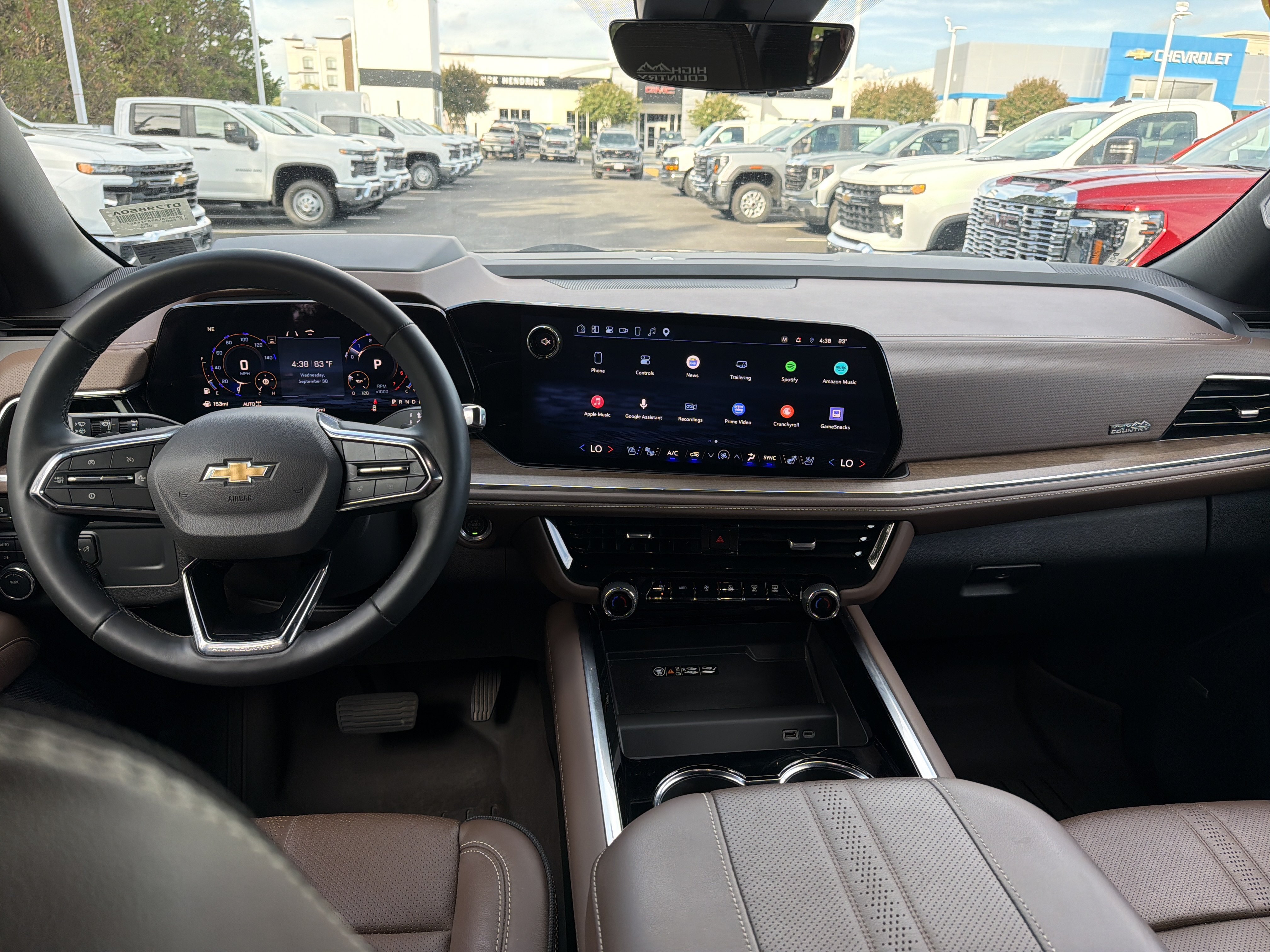 Used 2025 Chevrolet Suburban High Country w/ LPO, Get Active Package AWD/4WD image 30