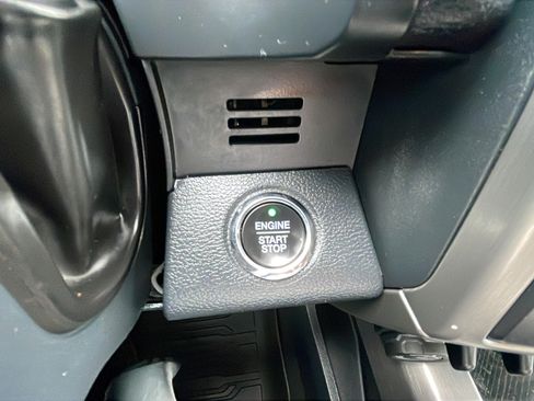 Used 2022 Ford F350 Platinum w/ FX4 Off-Road Package AWD/4WD image 28