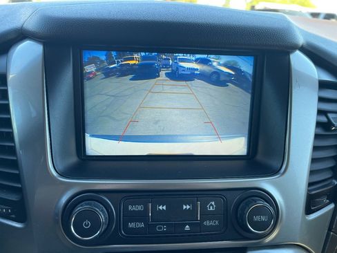 Used 2019 Chevrolet Suburban LT image 14