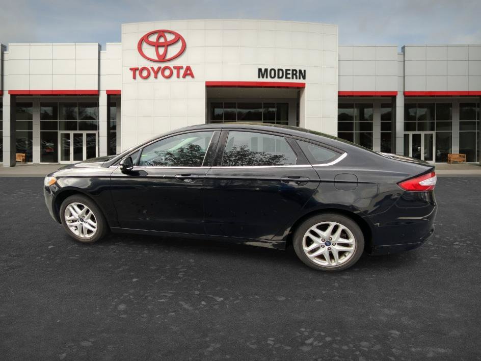 Used 2016 Ford Fusion SE FWD image 14