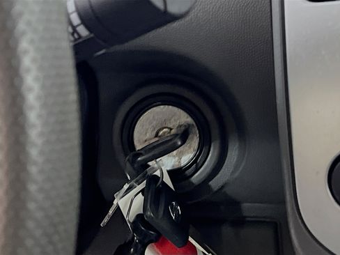 Used 2019 Nissan Frontier SV image 23