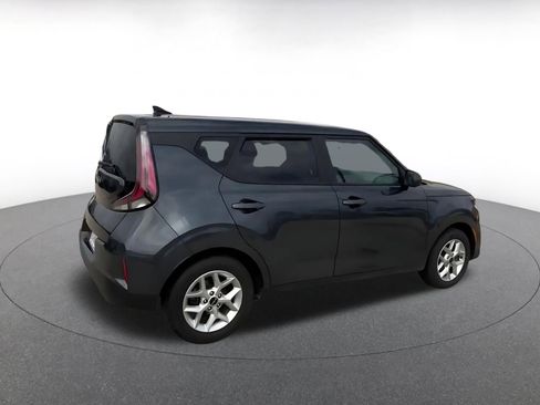 Used 2025 Kia Soul LX w/ LX Technology Package image 14