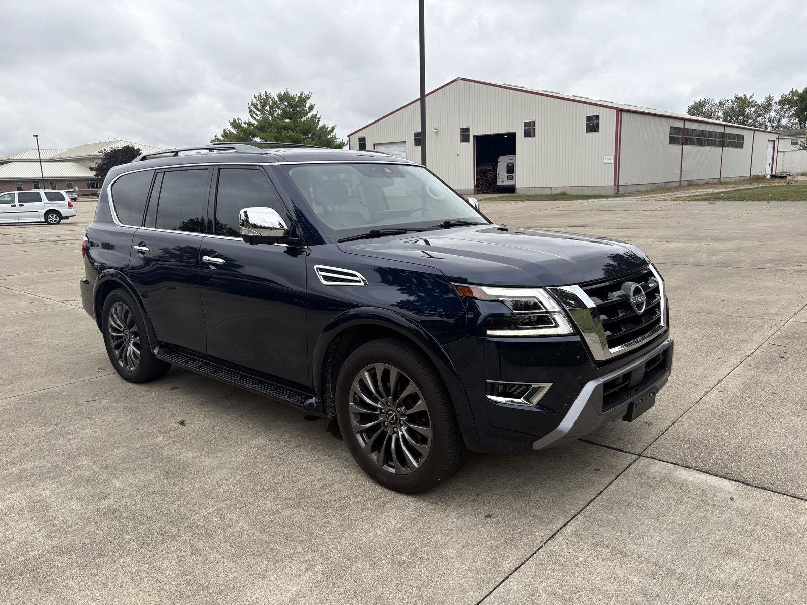 Used 2023 Nissan Armada Platinum w/ Captain's Chairs Package AWD/4WD image 2