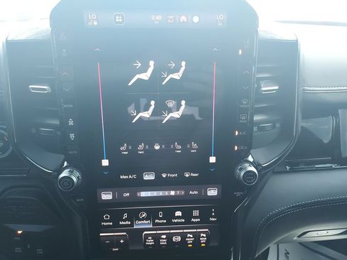 Used 2025 RAM 2500 Limited AWD/4WD image 25