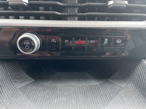 Used 2025 Ford Explorer Active w/ Active Comfort Package AWD/4WD image 22