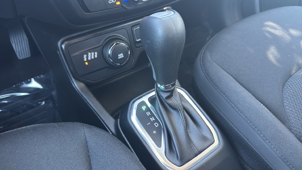 Used 2023 Jeep Renegade Altitude AWD/4WD image 29