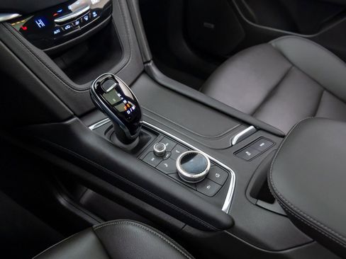 New 2025 Cadillac XT6 Luxury image 14