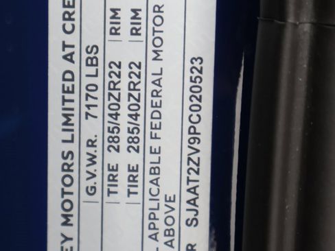 Certified 2023 Bentley Bentayga image 37