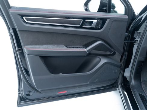 Used 2023 Porsche Cayenne GTS image 22